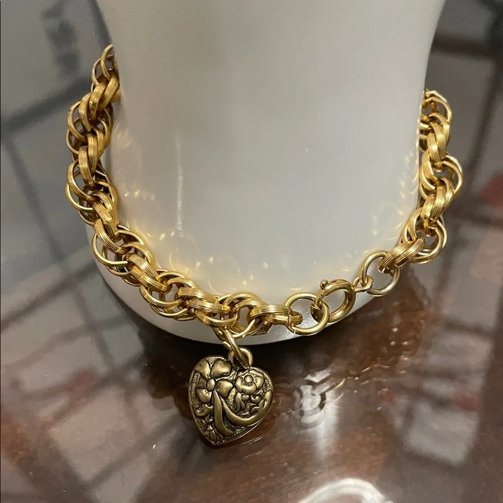 N/A elegant gold